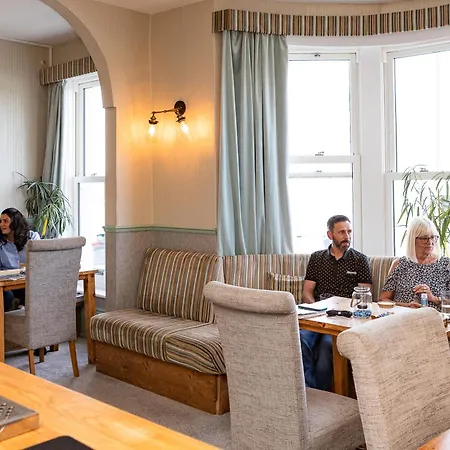 Hotel The Clarence Gardens