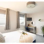 The Clarence Gardens Hotel, Bw Signature Collection 4*