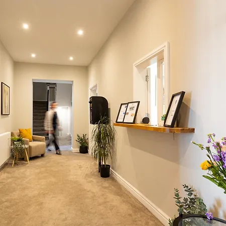 The Clarence Gardens Hotel, Bw Signature Collection 4*