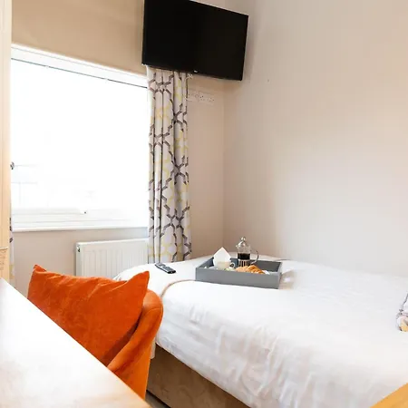 The Clarence Gardens Hotel, Bw Signature Collection 4*