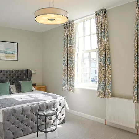 The Clarence Gardens Hotel, Bw Signature Collection