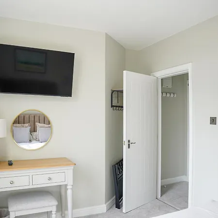 Hotel The Clarence Gardens Hotel, Bw Signature Collection 4*