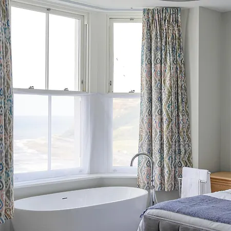 The Clarence Gardens Hotel, Bw Signature Collection