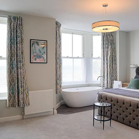 فندق The Clarence Gardens Hotel, Bw Signature Collection 4*