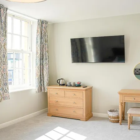 Hotel The Clarence Gardens Hotel, Bw Signature Collection 4*