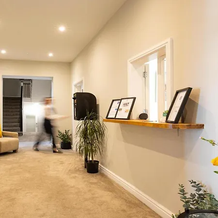 Hotel The Clarence Gardens Hotel, Bw Signature Collection 4*