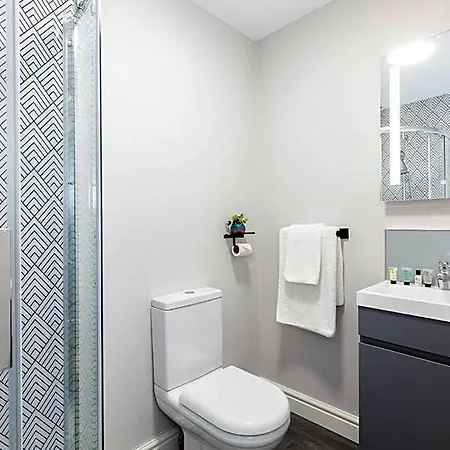 The Clarence Gardens Hotel, Bw Signature Collection 4*