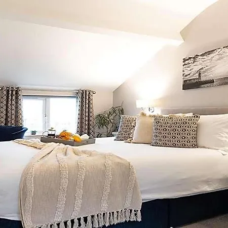 호텔 The Clarence Gardens Hotel, Bw Signature Collection 4*