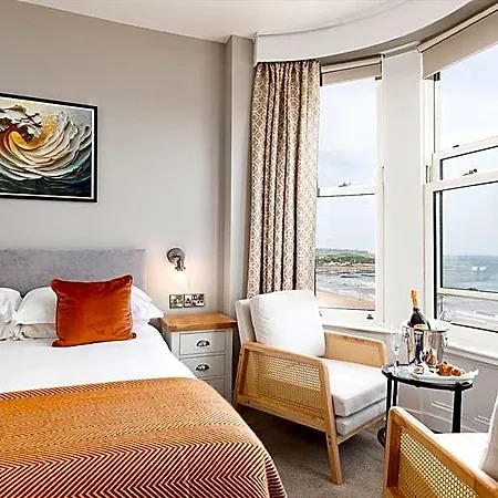 The Clarence Gardens Hotel, Bw Signature Collection 4*