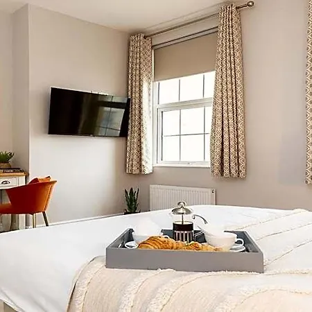 The Clarence Gardens Hotel, Bw Signature Collection فندق 4*