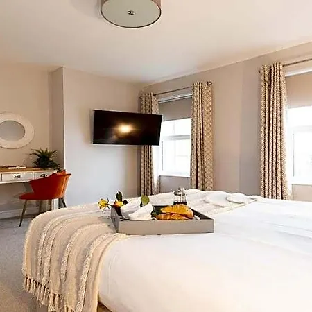 فندق The Clarence Gardens Hotel, Bw Signature Collection 4*