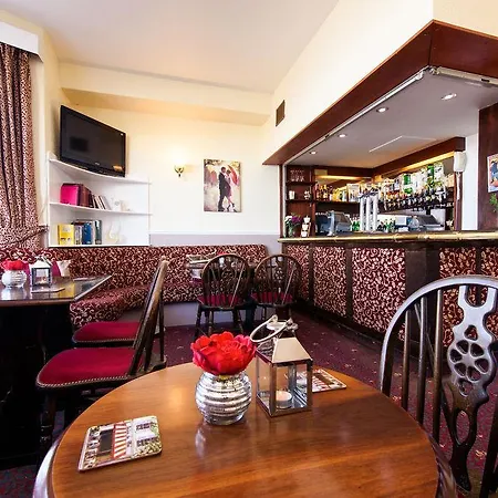 The Clarence Gardens Hotel 4*
