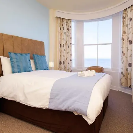 The Clarence Gardens 4*