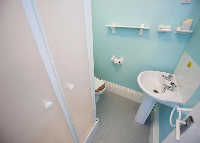 The Clarence Gardens Hotel, Bw Signature Collection