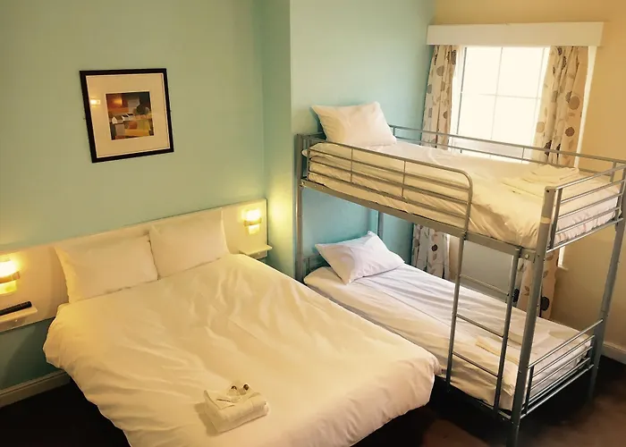 The Clarence Gardens Hotel, Bw Signature Collection 4*