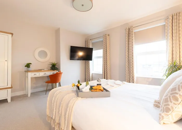 The Clarence Gardens Hotel, Bw Signature Collection 4*