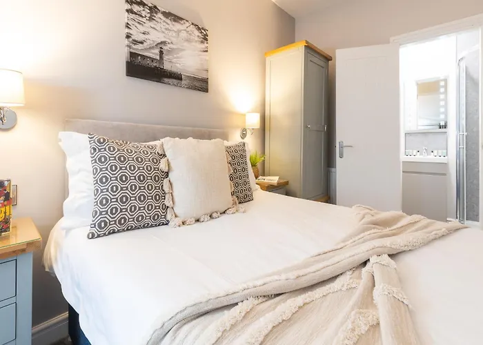 The Clarence Gardens Hotel, Bw Signature Collection 4*