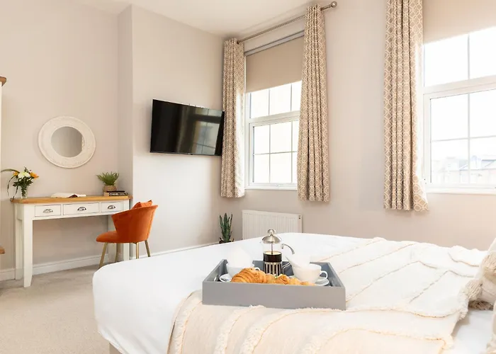 Hotel The Clarence Gardens Hotel, Bw Signature Collection 4*