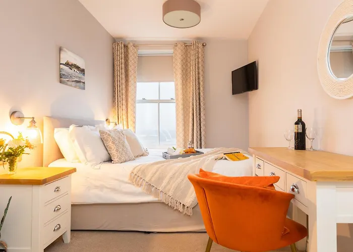 The Clarence Gardens Hotel, Bw Signature Collection