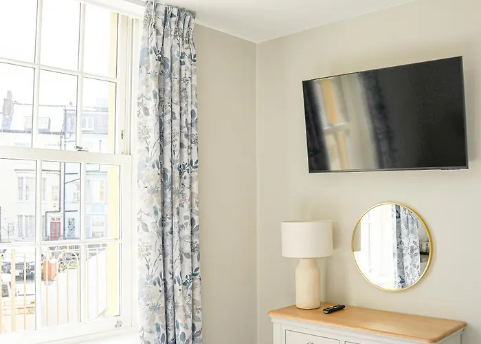 The Clarence Gardens Hotel, Bw Signature Collection Hotel