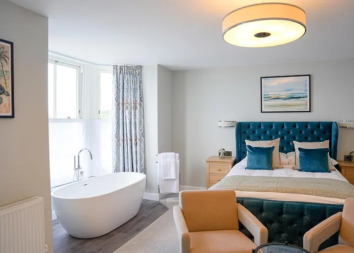 The Clarence Gardens Hotel, Bw Signature Collection 4*