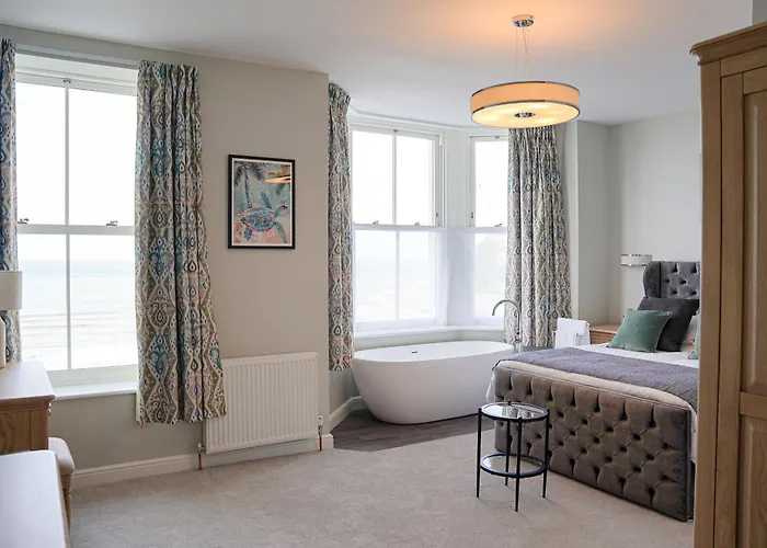 Hotel The Clarence Gardens Hotel, Bw Signature Collection 4*