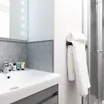 The Clarence Gardens Hotel, Bw Signature Collection 4*