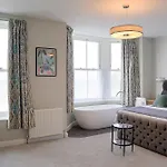 Hotel The Clarence Gardens Hotel, Bw Signature Collection 4*