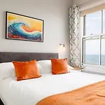 The Clarence Gardens Hotel, Bw Signature Collection Hotel