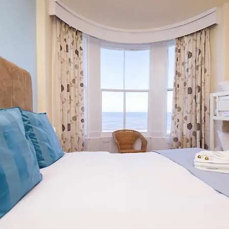 The Clarence Gardens 4*